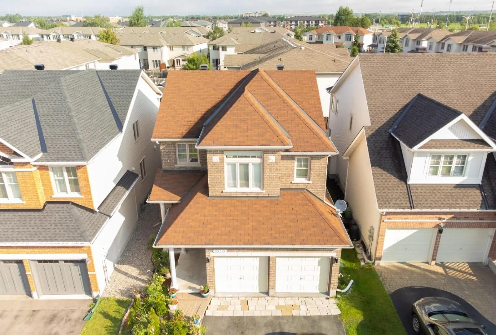 4 Bedroom House In Ottawa, Great Location